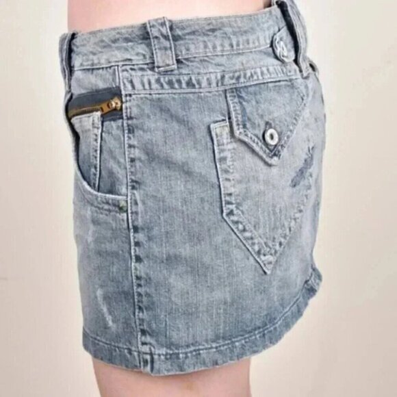 Vintage Guess Denim Jean Mini Skirt Cargo Flap Pockets Size 30 - Picture 2 of 10